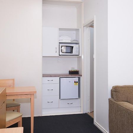 Standpipe Golf Motor Inn Port Augusta Room photo
