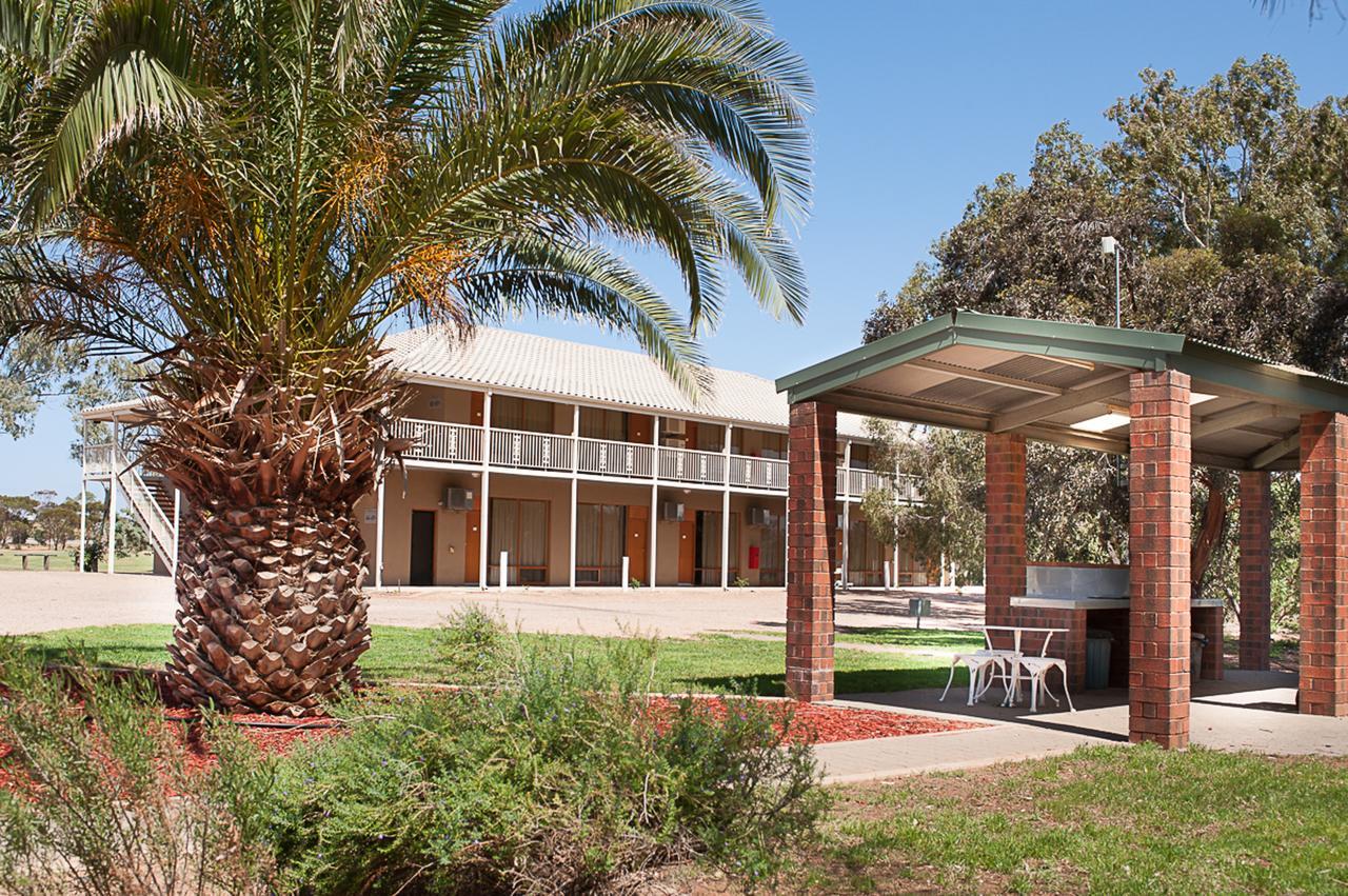 Standpipe Golf Motor Inn Port Augusta Exterior photo